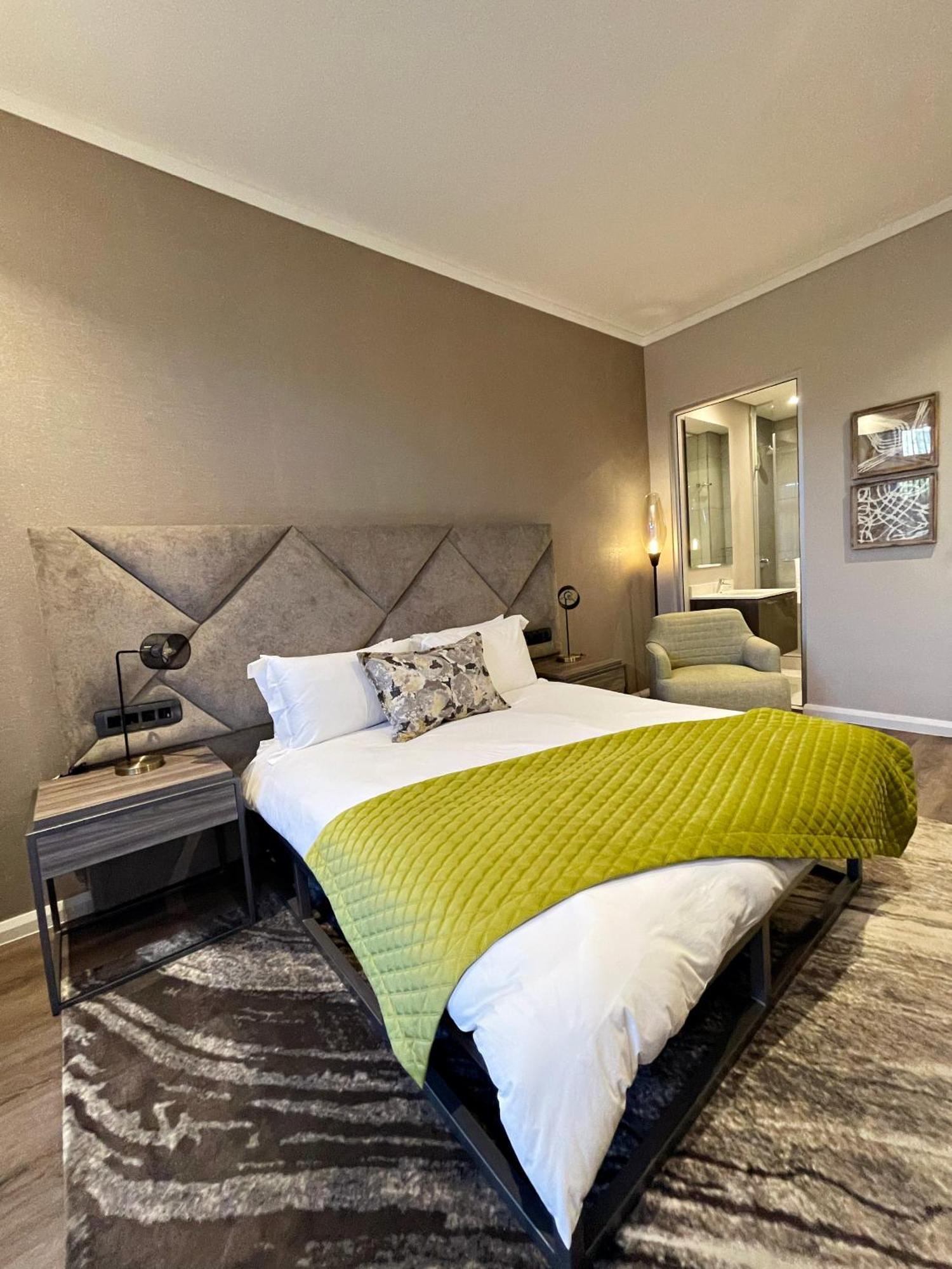 Menlyn Maine Luxury Rentals Pretoria-Noord Exterior foto