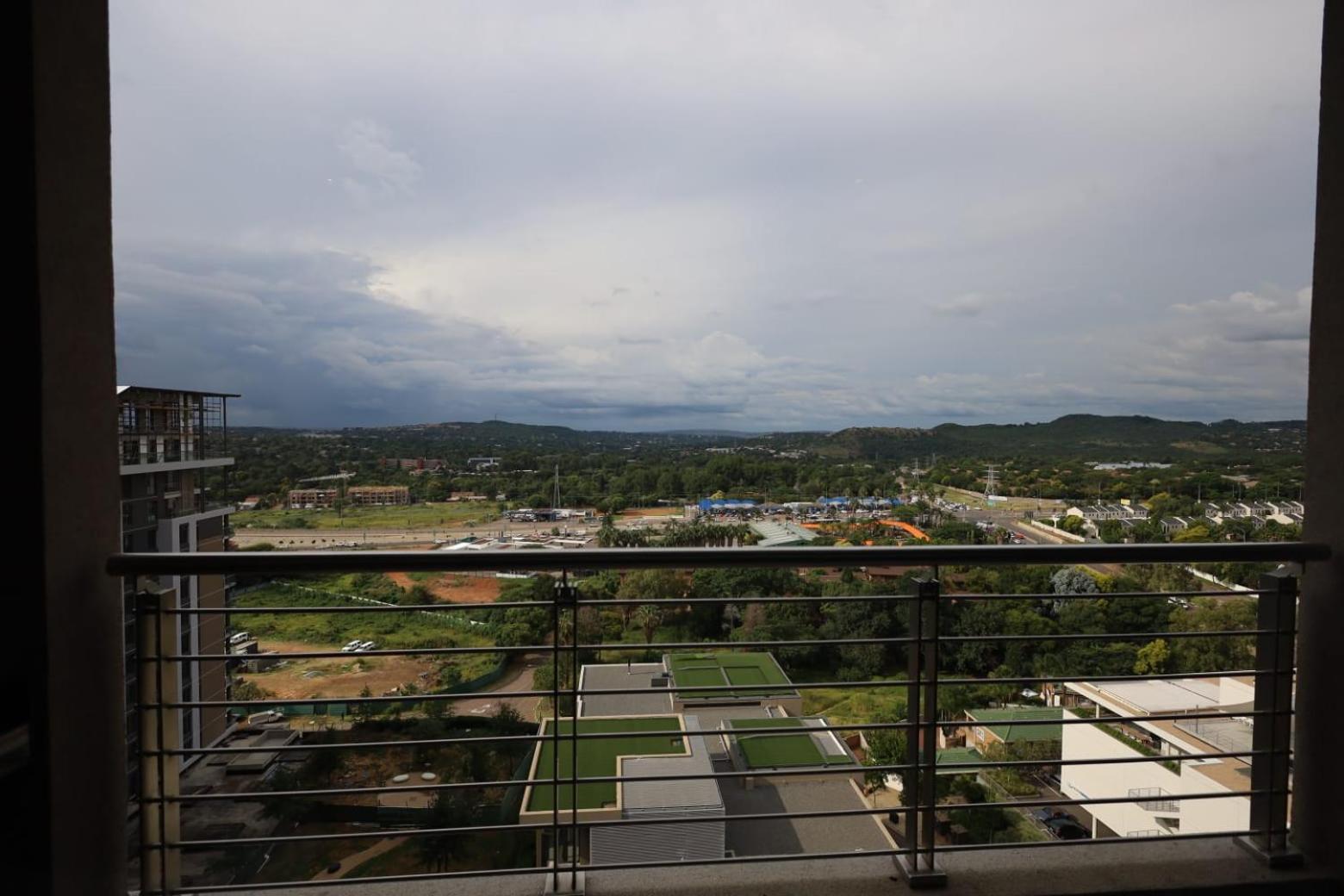 Menlyn Maine Luxury Rentals Pretoria-Noord Exterior foto